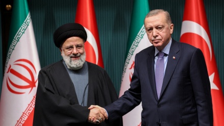 Iran, Turkey agree to develop free trade zone on joint border 