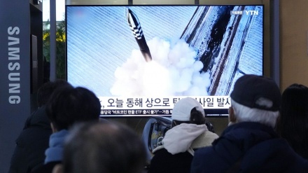 北朝鮮が中距離弾道ミサイル発射、日本のEEZ外に落下か