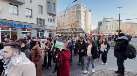Berlin'de İsrail karşıtı gösterilerin 16. haftası

