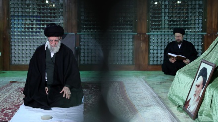 イラン最高指導者が、故ホメイニー師の霊廟と殉教者墓地を訪問（動画）