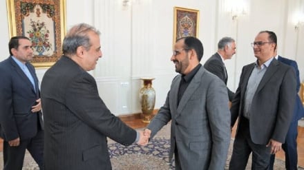 यमन सरकार के वरिष्ठ वार्ताकार ने तेहरान में विदेश मंत्रालय के वरिष्ठ अधिकारी से की अहम मुलाक़ात, लाल सागर की परिस्थितियों पर संवेदनशील चर्चा