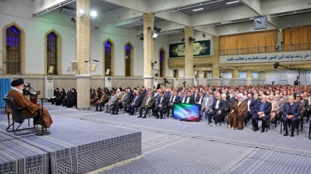 Rahbar Jelaskan Tugas Pemerintah dan Sektor Swasta Iran Majukan Ekonomi