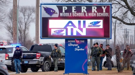 Usa, sparatoria in un liceo: morti e feriti 