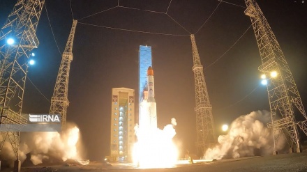 Iran: Simorgh bringt 3 Satelliten erfolgreich ins All
