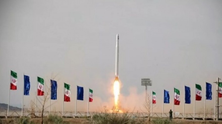 ईरान ने सफलतापूर्ण स्थापित किया सुरैया उपग्रह