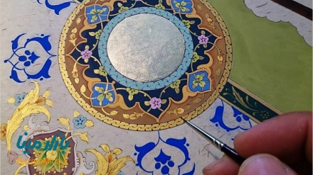 イランの手工芸；彩飾