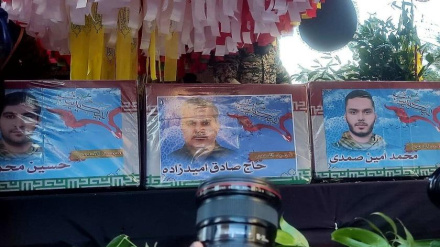 Siyonist rejimin Suriye'ye yönelik saldırısında şehit olanlar için Tahran'da cenaze töreni düzenlendi
