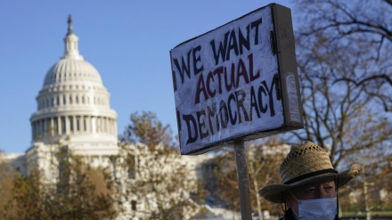 米紙、「米民主主義は弱体化に向かっている」