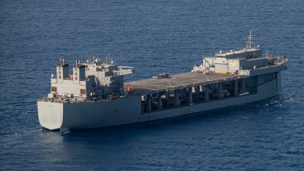 یمنی ها کشتی نیروی دریایی آمریکا را هدف گرفتند
