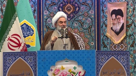 Ayətullah Fəlahəti: İronədə səçın bə İslomi Respublikə ideyalon əsose