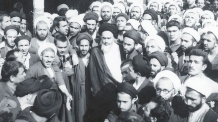 Islamic Revolution & materialization of religious popular rule