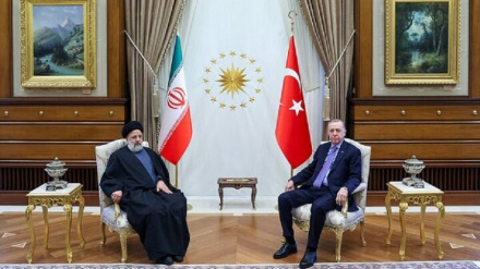 Rəisi və Ərdoğanın iştirakı ilə İran və Türkiyə arasında 10 əməkdaşlıq sənədi imzalanıb