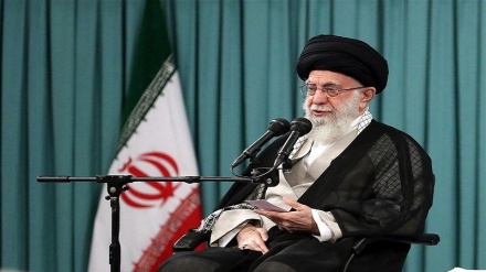 بیانات رهبر معظم انقلاب اسلامی  در دیدار ائمه جمعه ،  ایران و پاکستان مصمم به تحکیم روابط 