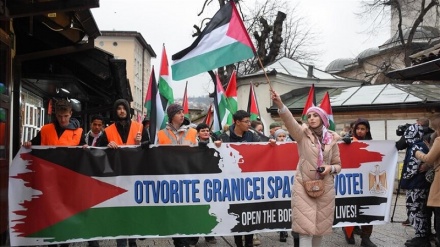 ボスニアで、パレスチナを支持するデモ実施