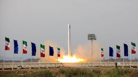 שיגור מוצלח של שלושה לוויינים לחלל על ידי טיל נושא לוויינים 'סימורג'