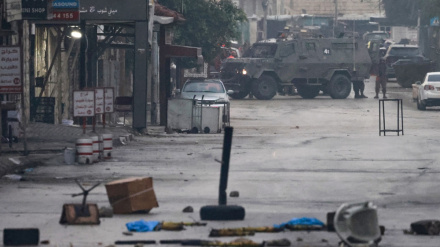 Israeli troops kill 5 Palestinians in new raids into West Bank towns 
