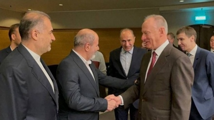 מזכיר המועצה העליונה לביטחון לאומי של איראן נפגש עם עמיתו הרוסי