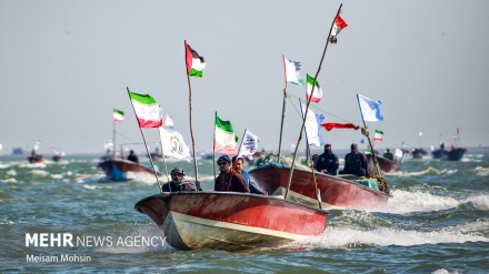 Parada detare e forcave vullnetare popullore të Iranit dhe Irakut në lumin Arvand/Foto