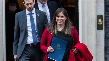 Britanikët nënshkruan një peticion që kërkon dëbimin e ambasadorit të regjimit sionist