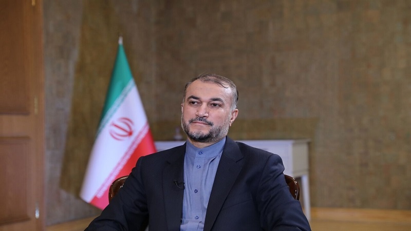 伊朗外长： 伊朗军事顾问坚持对恐怖主义作出强有力的回应