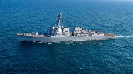 Yaman Tembak Kapal Perang AS, USS Gravely di Laut Merah