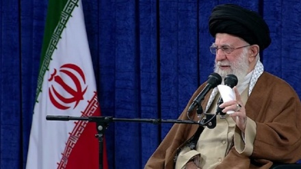 Hari Ini, Warga Qom Bertemu Rahbar