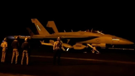 Amerikan ve İngiliz savaş uçakları Yemen'in Hudeyde kentinin kuzeyini hedef aldı