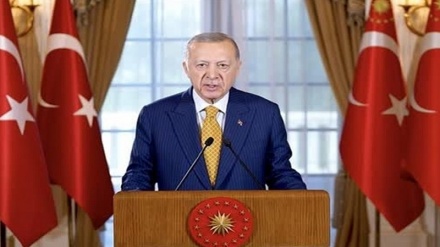 Erdoğan: Rusya-Ukrayna savaşında barışın inşası için müzakere masasını yeniden tesis etmeye hazırız