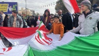 イラン全土で、市民らがイスラム革命記念行進に大々的に参加