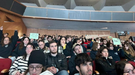 בני מכינות מוחים מול הכנסת נגד הקדמת גיוסם