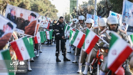 Начало церемонии Декады Фаджр у мавзолея основателя Исламской революции