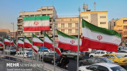 Iranian capital Tehran preparing for the Islamic Revolution anniversary
