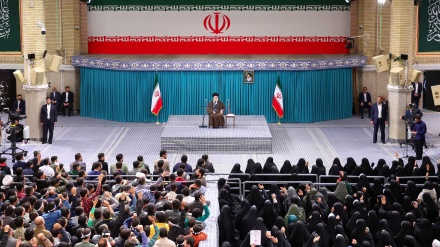 Jelang Pemilu, Keluarga Syuhada Bertemu Rahbar