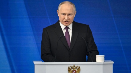  Putin warns West of nuclear war risk over troops in Ukraine 