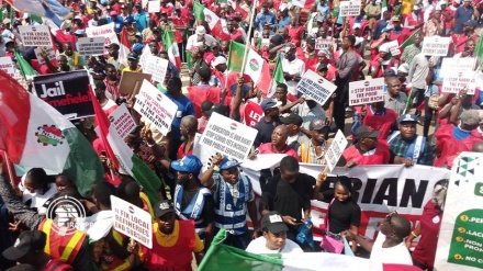 (VIDEO) Lavoratori in protesta in Nigeria