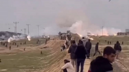 イスラエルが、ガザ国境のパレスチナ難民を砲撃