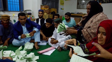 Pakistan counts votes after polling day hit by suspension of mobile services