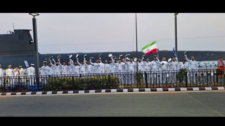Парад специального подразделения ВМС Ирана на учениях 