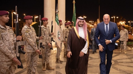 Italia, ministro difesa in Arabia Saudita, 