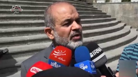 وزیر کشور ایران: گروه های امدادی به محل سانحه برای بالگرد رئیس جمهور اعزام شده اند