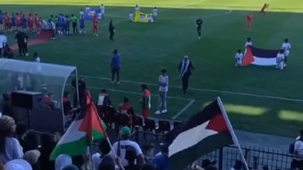  南アフリカで、スタジアムの観客がパレスチナを支持