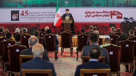 イラン大統領、「平和的核エネルギーの保有は国民の権利」
