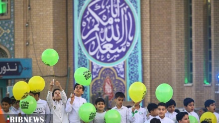 (FOTO) Moschea Jamkaran, raduno ragazzi di Qom vigilia festa nascita Imam Mahdi (aj) - 2