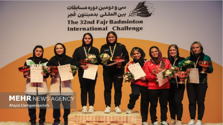(FOTO DEL GIORNO) Badminton Fajr, lran al 2° posto in Doppio femminile