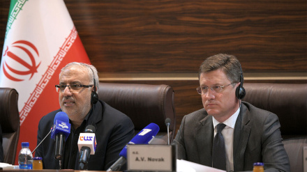 د ایران او روسیې تر مینځ د همکاریو ۶ سندونه لاسلیک شوي