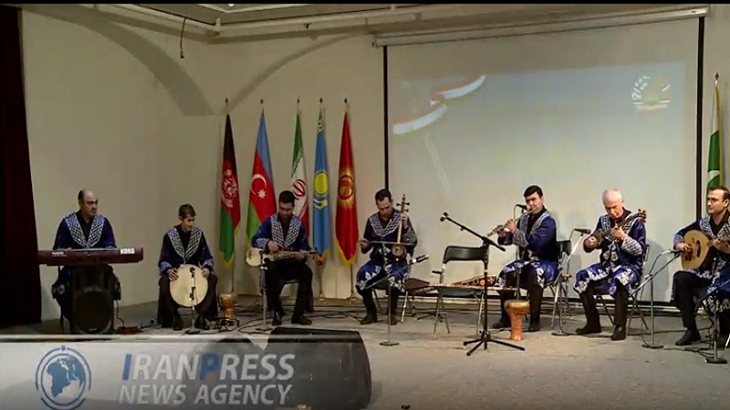 مراسم فرهنگی شام موسیقی و سرود سنتی تاجیکستان