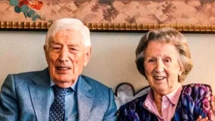 د هالنډ پخواني لومړي وزیر او میرمنې پخپله خوښه ژوند ته د پای ټکی کېښود