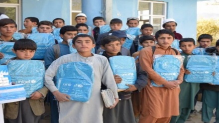 یونیسف برای 5.7 میلیون دانش‌آموز افغانستانی کتاب توزیع کرده است
