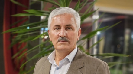 De islamiyə inğilobi səbarz bıə 10 rujon mınosibəti cənab Sedağətdust(Əsalemı şəhrdar) sıxanon