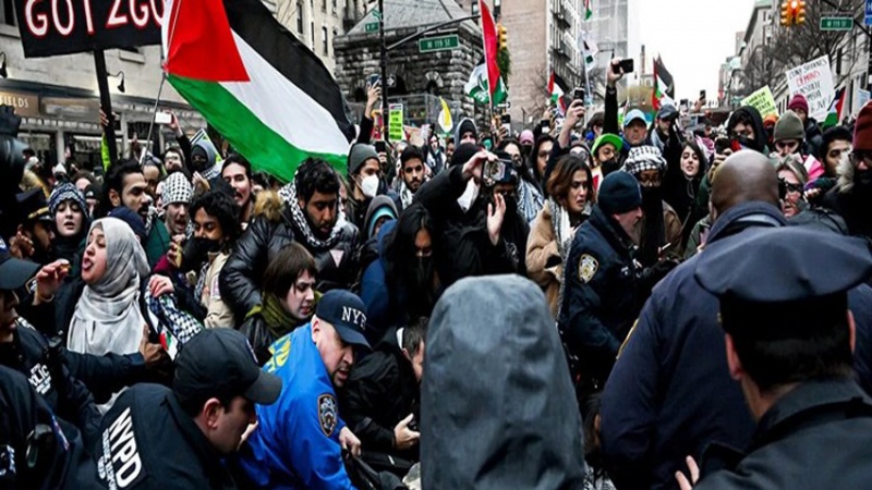 demonstran anti-Zionis bentrok dengan polisi AS